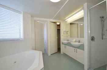 Windward Passage Holiday Apartments - Tourism Brisbane 66