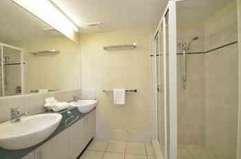 Windward Passage Holiday Apartments - Tourism Brisbane 73