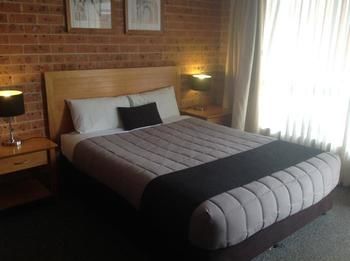 Akuna Motor Inn And Apartments - Brisbane 4u 1