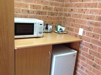 Akuna Motor Inn And Apartments - Brisbane 4u 4