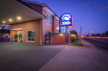 Akuna Motor Inn And Apartments - Brisbane 4u 21