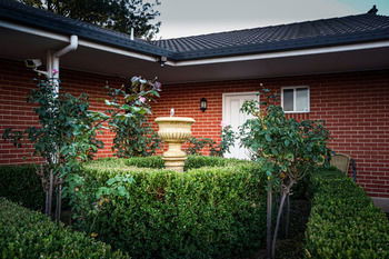 Akuna Motor Inn And Apartments - Brisbane 4u 26