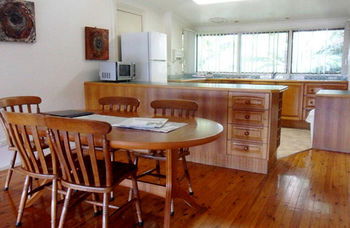 Treetops Accommodation Montville - Brisbane 4u 32