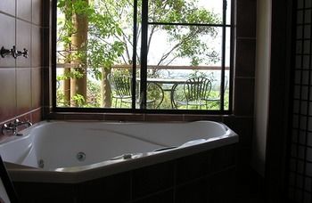 Treetops Accommodation Montville - Brisbane 4u 38