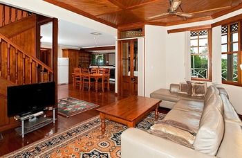 Treetops Accommodation Montville - Brisbane 4u 47