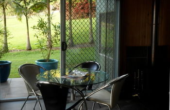 Treetops Accommodation Montville - Brisbane 4u 57