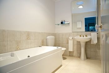 Yarra Glen Racecourse Apartments - Brisbane Tourism 16