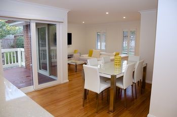 Yarra Glen Racecourse Apartments - Brisbane Tourism 21