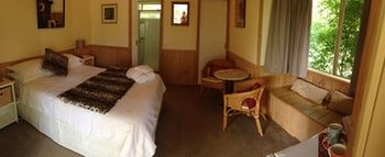 Yarraglen BnB - Brisbane Tourism 21