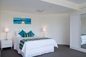 Beach On Sixth - Brisbane 4u 1