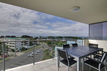 Beach On Sixth - Brisbane 4u 18