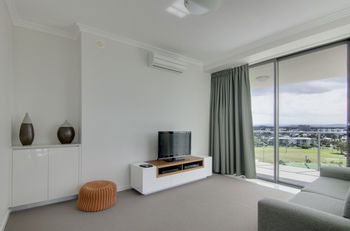 Beach On Sixth - Brisbane 4u 40