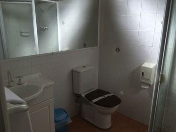 Town & Country Motel - Brisbane 4u 5