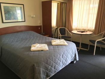 Town & Country Motel - Brisbane 4u 15