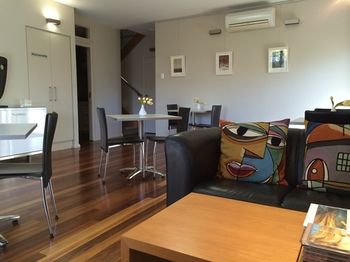 Chaucer Palms Boutique Bed & Breakfast - Tourism Brisbane 3