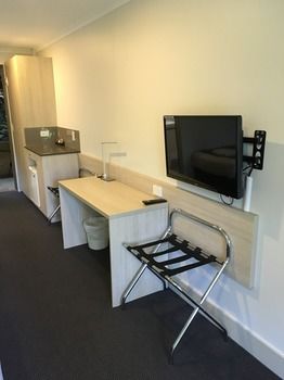 Avoca Beach Hotel & Resort - Brisbane 4u 5