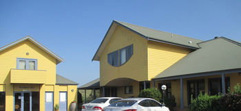Tranquil Vale Vineyard & Cottages - Tourism Brisbane 11