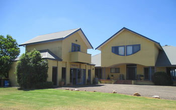 Tranquil Vale Vineyard & Cottages - Tourism Brisbane 16