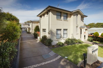 Charlestown Terrace - Tourism Brisbane 3