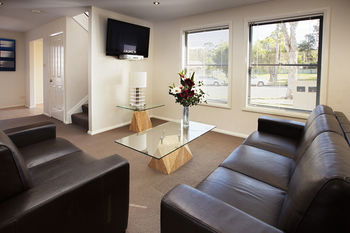 Charlestown Terrace - Tourism Brisbane 10