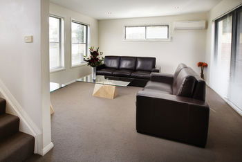 Charlestown Terrace - Tourism Brisbane 11