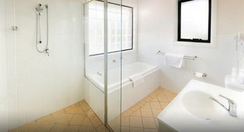 Charlestown Terrace - Tourism Brisbane 16