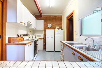 Mollymook Beach Units - Tourism Brisbane 12