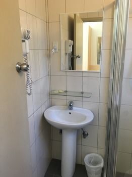 Westside Motor Inn - Tourism Brisbane 6