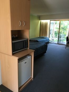 The Willows - Brisbane 4u 37
