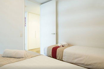 Anchor On Collins Sapphire - Brisbane 4u 30