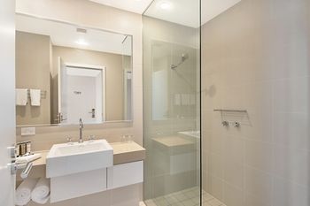 Magenta Studio Room - Tourism Brisbane 10