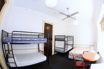 Sydney Darling Harbour Hotel - Brisbane 4u 2