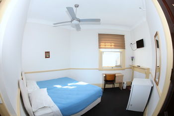 Sydney Darling Harbour Hotel - Brisbane 4u 4