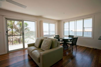 Emerald Views - Tourism Brisbane 9