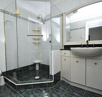 Kingsford 12 Shaw Furnished Apartment - Tourism Brisbane