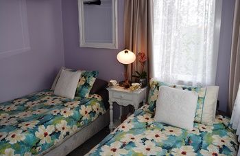 Cutmore Cottages - Bagala Bungalow - Brisbane 4u 24