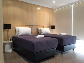 Neutral Bay 46 Young Furnished Apartment - Brisbane 4u 1