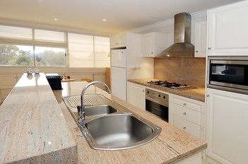 Neutral Bay 46 Young Furnished Apartment - Brisbane 4u 4