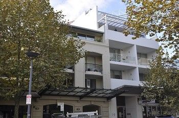 Neutral Bay 4 Young Furnished Apartment - Tourism Brisbane 1