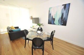Neutral Bay 4 Young Furnished Apartment - Tourism Brisbane 3