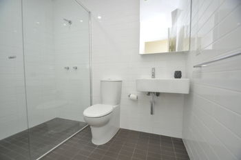 Neutral Bay 4 Young Furnished Apartment - Tourism Brisbane 14