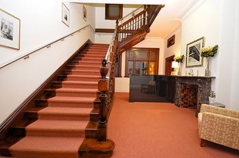 The Hallows Accommodation - Brisbane 4u 5