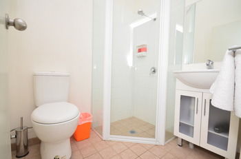 The Hallows Accommodation - Brisbane 4u 6