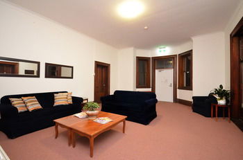 The Hallows Accommodation - Brisbane 4u 9
