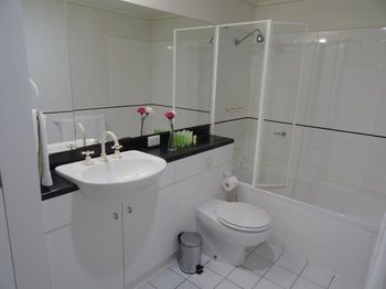 Anchor On Paramount - Brisbane 4u 0