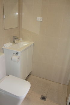 Annandale Hotel - Brisbane 4u 0