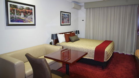 BEST WESTERN Ensenada Motor Inn - Brisbane 4u 0