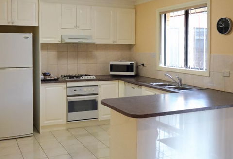 BEST WESTERN Fawkner Airport Motor Inn And Serviced Apartments - Tourism Brisbane 4