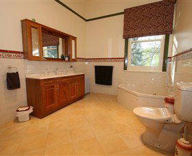 Donalea Bed & Breakfast Tasmania - Tourism Brisbane 5