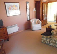 John and Eva Selles Studio Apartment - Brisbane Tourism